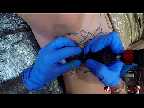 ❤️ An hottie thar a bheith tattooed Sully Savage fuair tattoo ar a clitoris ️ Fucking uainn ga.trysex.ru ️❤