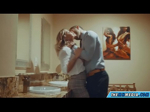 ❤️ Nuair a mheallann blonde busty tú i seomra scíthe poiblí ️  Fucking  uainn ga.trysex.ru ️❤